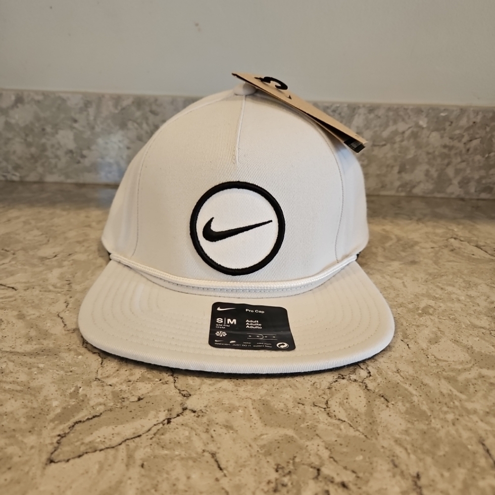 NWT Nike Pro Cap Structured Dri-FIT Golf Hat Snapback Photon Dust HF7482-025 S/M